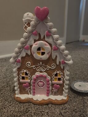 Sparkling Gingerbread House Decor Ice Cream Pink Hearts Light Up Decoration